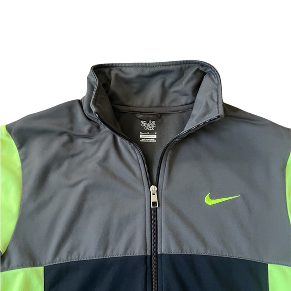 Nike Men's Full Zip lightweight Jacket - Picture 2 of 5